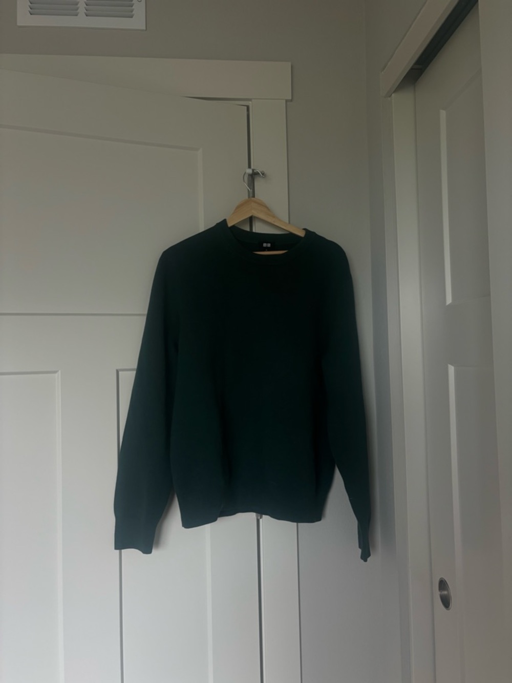 Uniqlo Men's Crewneck Sweater - Forest Green